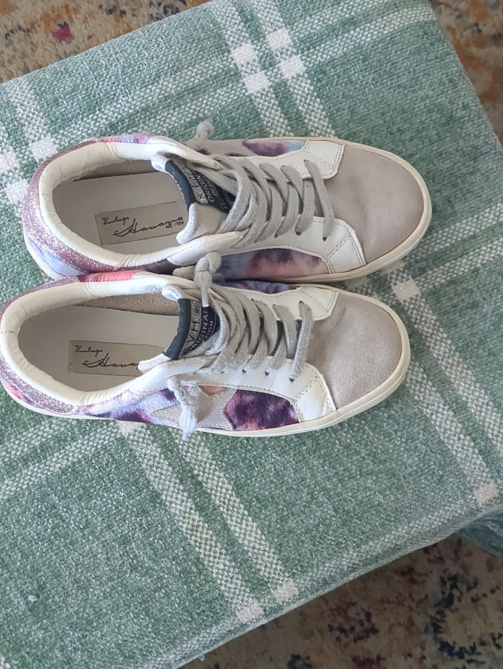 Vintage Havana Casual Low-Top Sneakers with Purple Tie-Dye Accents